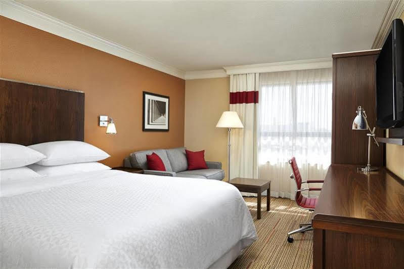 Four Points By Sheraton Kitchener-Waterloo Exteriér fotografie