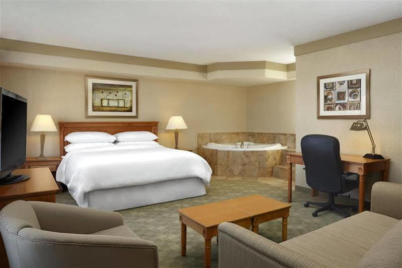 Four Points By Sheraton Kitchener-Waterloo Exteriér fotografie